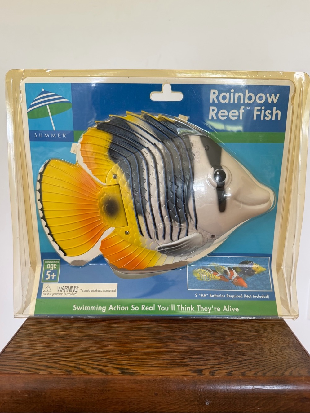 RAINBOW REEF FISH NIB  Like Swim Ways Pool Toy  Bed Bath and Beyond Vintage